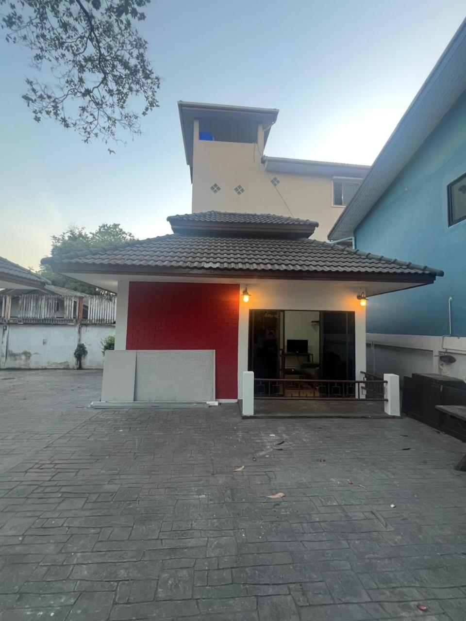 Nine Blue Garden Villa