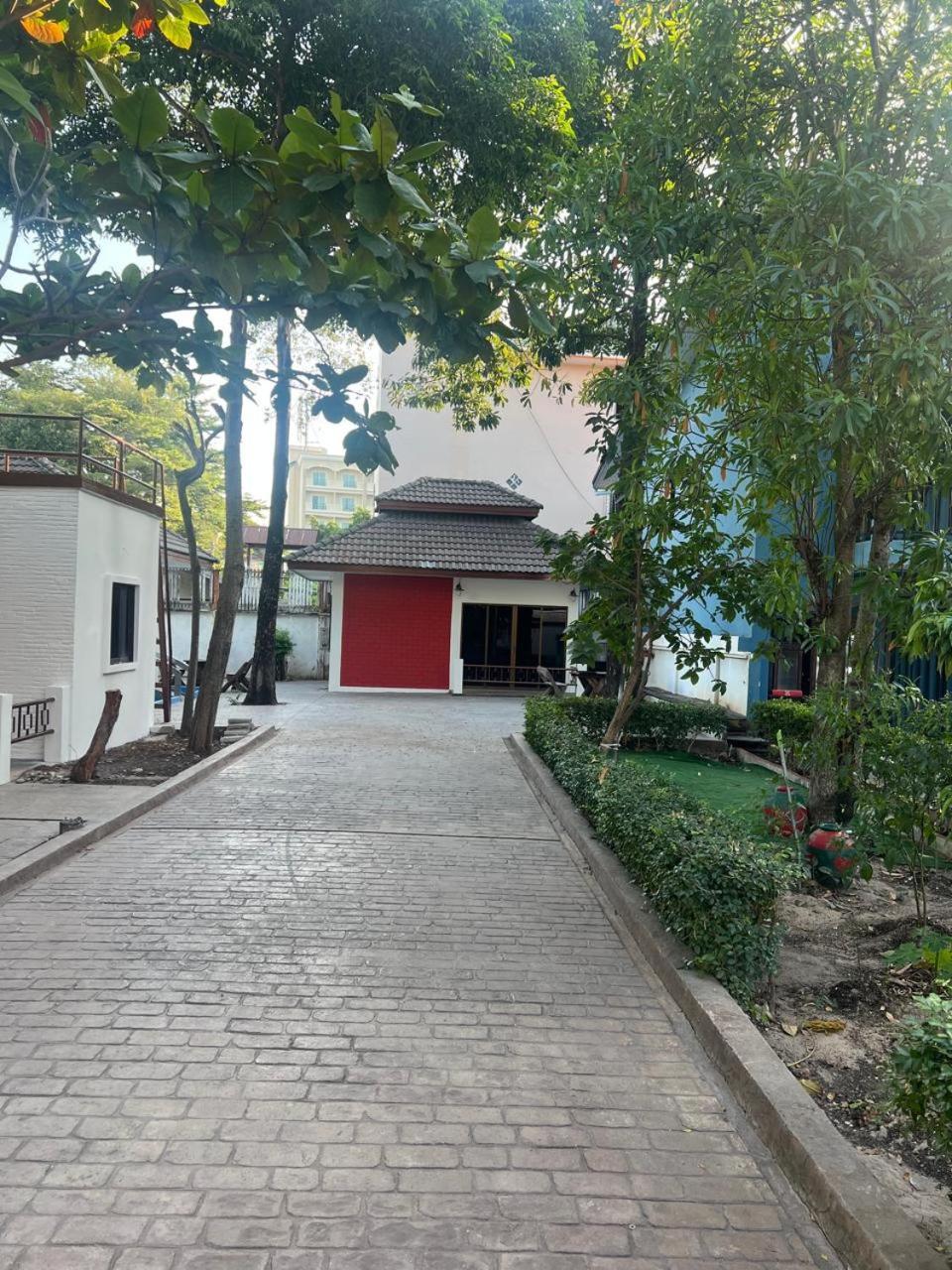 Nine Blue Garden Villa *